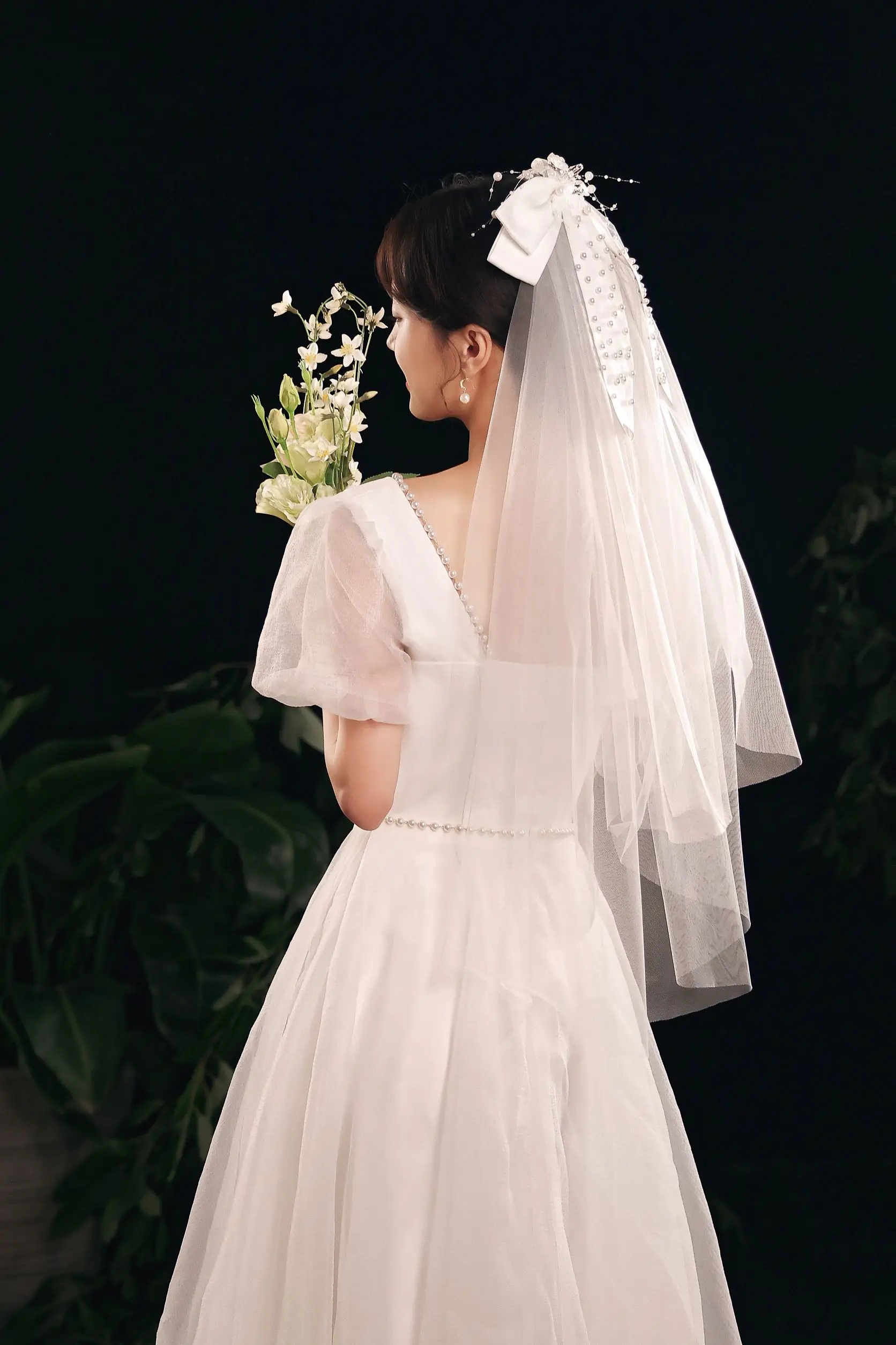 Cute Two-Layer White or Ivory Wedding Veil with Bow Bridal Party Veil with Comb Pearl Veil
Cute Two-Layer White or Ivory Wedding Veil with Bow Bridal Party Veil with Comb Pearl Veil