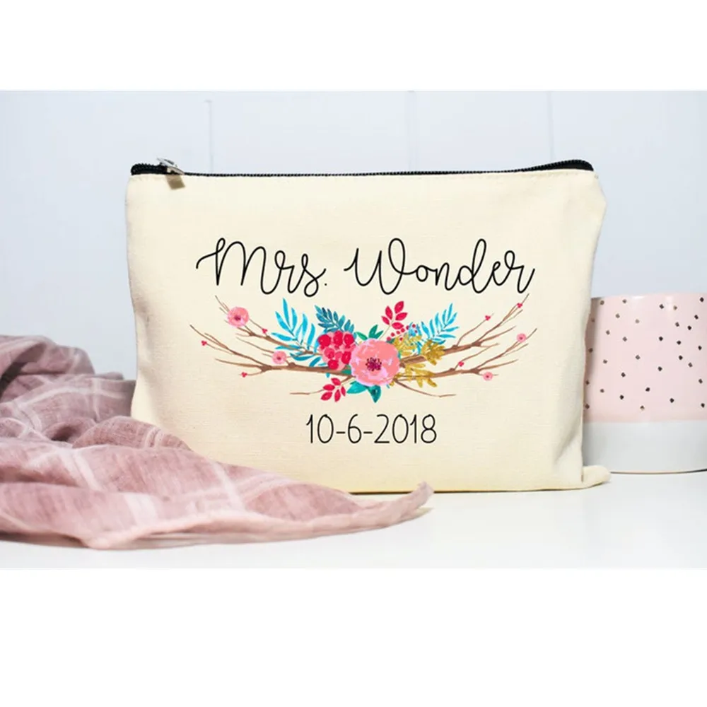 Personalised Bridesmaid Gift Make Up Bag Maid of Honour Gift - Unique Gift for Bridal Party decoration bachelorette cosmetic bag
Personalised Bridesmaid Gift Make Up Bag Maid of Honour Gift - Unique Gift for Bridal Party decoration bachelorette cosmetic bag