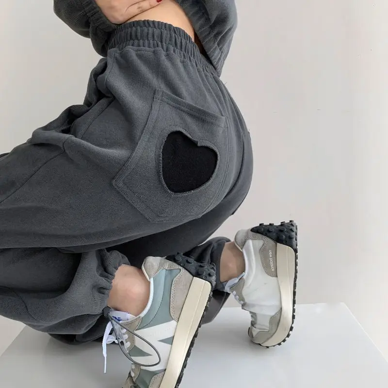Casual Sports Pants Women's Spring Autumn New Love Label Loose Drawstring Trousers Leggings High Waist Straight Jogging Pants
Casual Sports Pants Women's Spring Autumn New Love Label Loose Drawstring Trousers Leggings High Waist Straight Jogging Pants