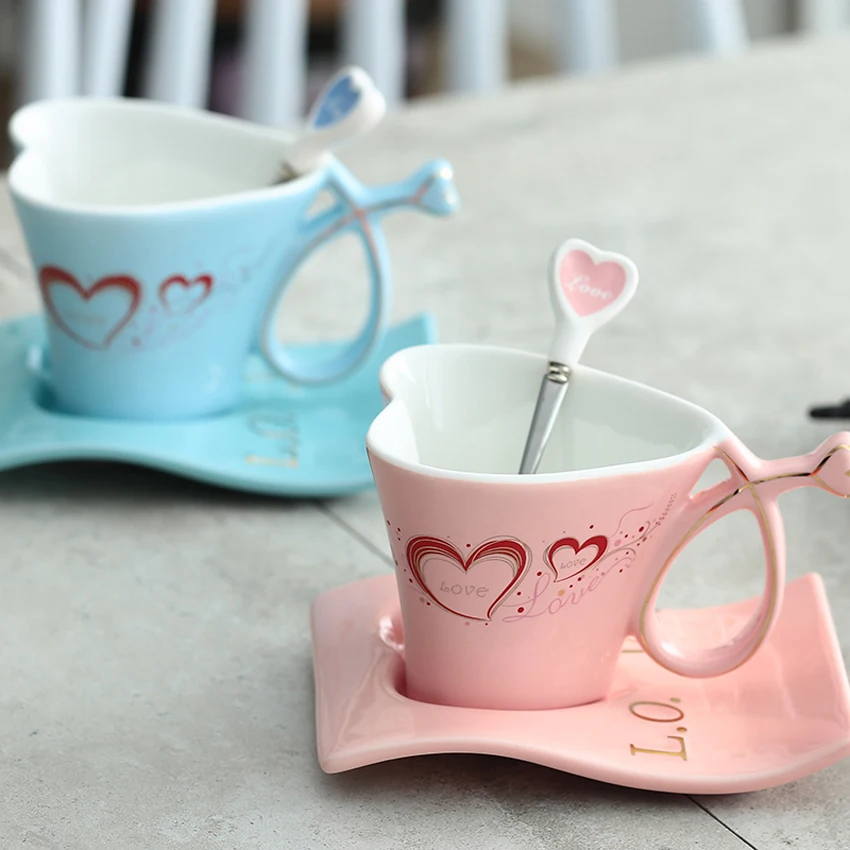European Bone China Coffee Cup with Spoon, Creative Heart-Shaped Lovers Cup, Romantic Afternoon Tea Sets, Wedding Gifts, Fashion
European Bone China Coffee Cup with Spoon, Creative Heart-Shaped Lovers Cup, Romantic Afternoon Tea Sets, Wedding Gifts, Fashion