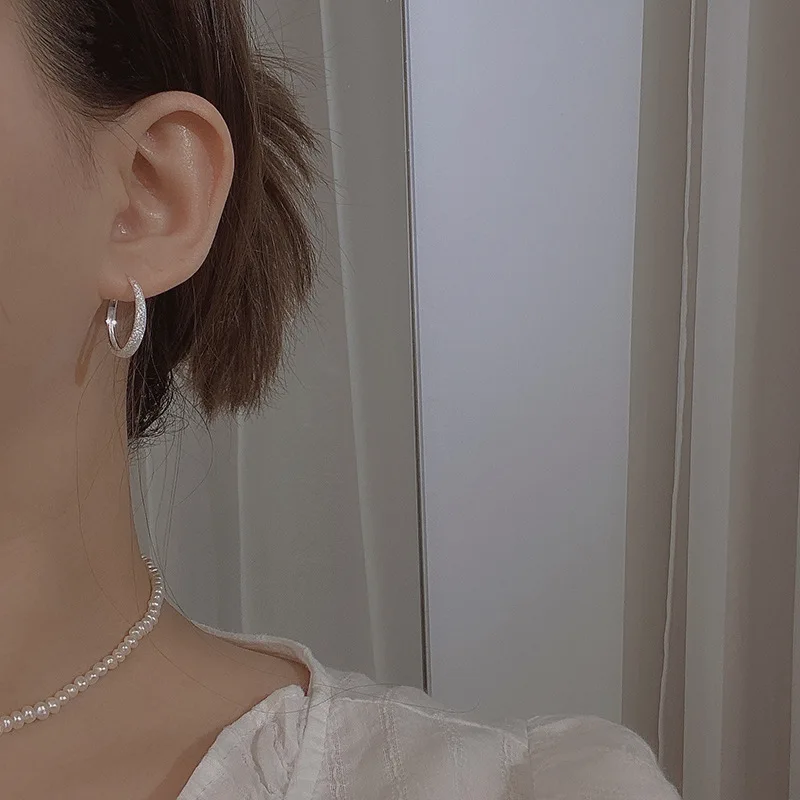LByzHan 925 Sterling Silver Sparkling Round Hoop Earrings For Women Simple Geometric Creative Earrings Party Jewelry
LByzHan 925 Sterling Silver Sparkling Round Hoop Earrings For Women Simple Geometric Creative Earrings Party Jewelry