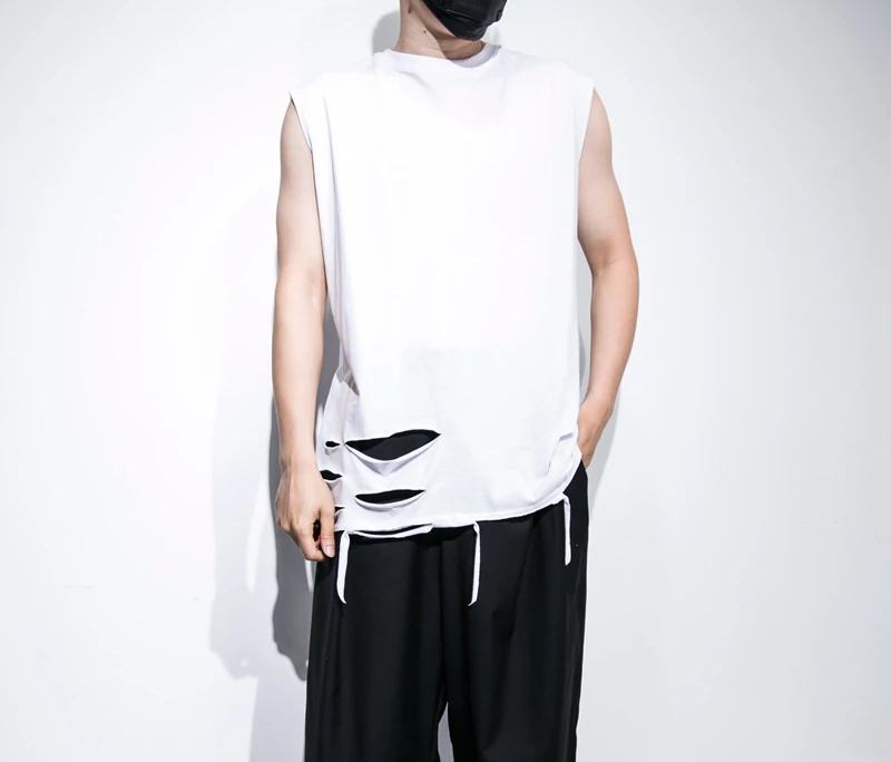 Dark trend brand summer hip-hop personality loose solid color hole sleeveless vest sleeveless T-shirt men
Dark trend brand summer hip-hop personality loose solid color hole sleeveless vest sleeveless T-shirt men