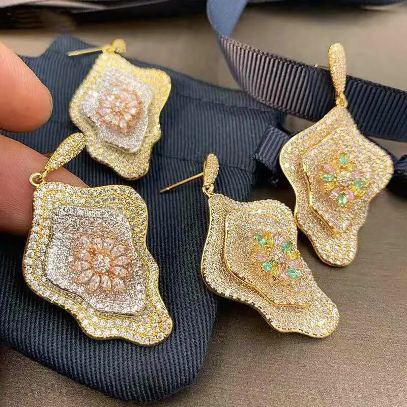1pair Irregular Flower Shaped Earring Drop CZ Earrings Studs Dangle Earrings Fashion Jewelry for Woman Gift 2 Color
1pair Irregular Flower Shaped Earring Drop CZ Earrings Studs Dangle Earrings Fashion Jewelry for Woman Gift 2 Color