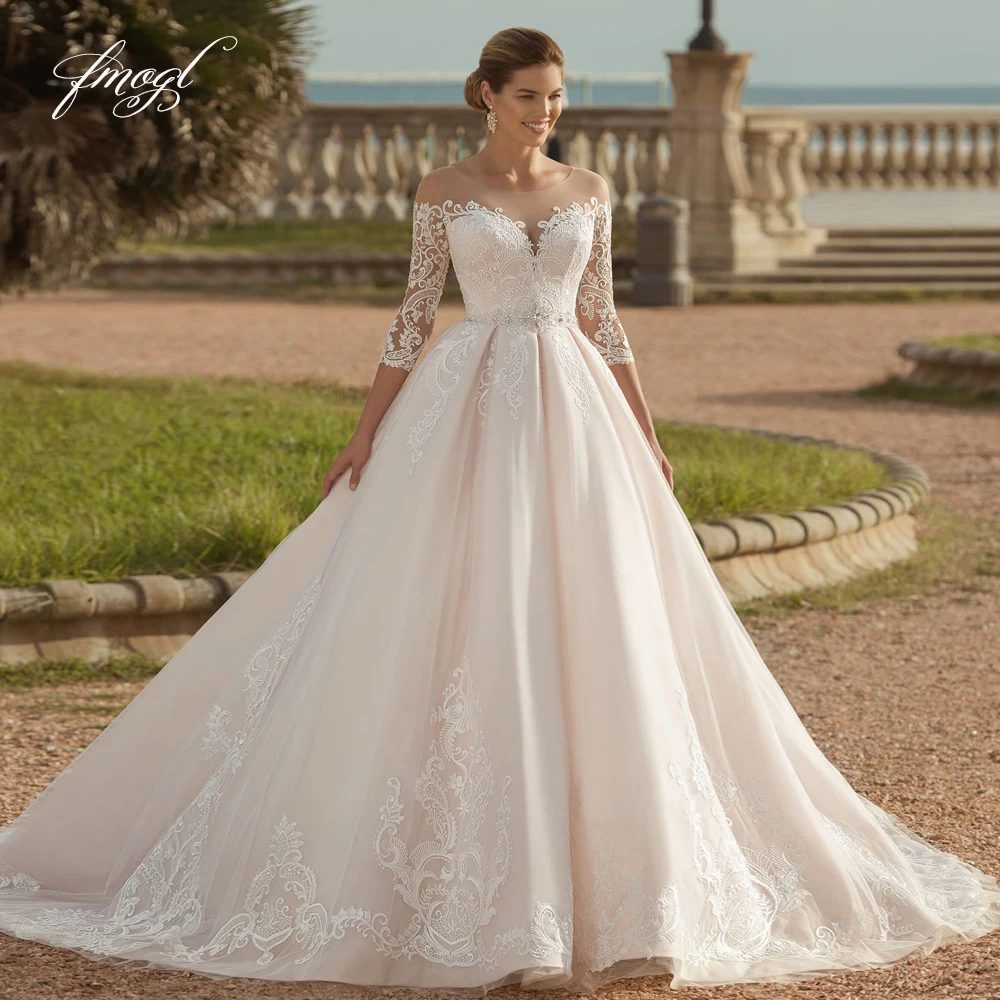 Fmogl Scoop Neck Three Quarter Sleeve Princess Wedding Dress Appliques Sashes Court Train Lace Vintage A Line Bridal Gowns
Fmogl Scoop Neck Three Quarter Sleeve Princess Wedding Dress Appliques Sashes Court Train Lace Vintage A Line Bridal Gowns