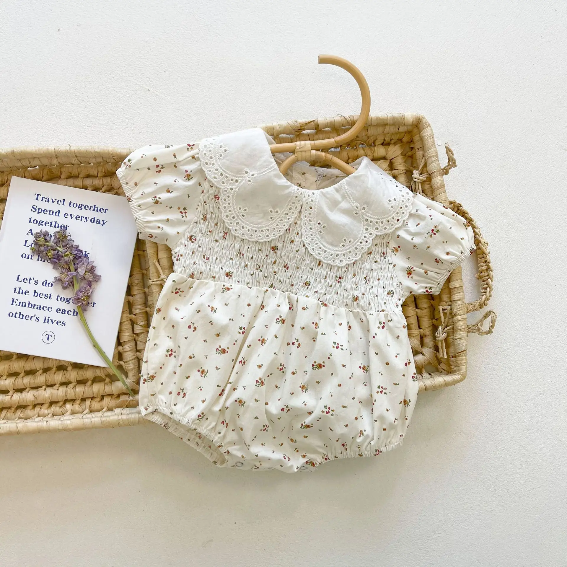 0-3T Newborn Kid Baby Girls Flower Print Clothes Short Sleeve Lace Romper Cute Sweet Jumpsuit Princess New born Body suit Outfit
0-3T Newborn Kid Baby Girls Flower Print Clothes Short Sleeve Lace Romper Cute Sweet Jumpsuit Princess New born Body suit Outfit