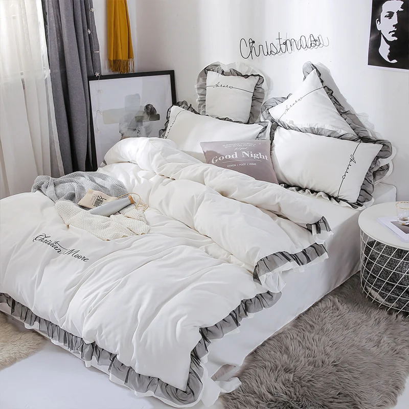 White Bedding Set With 1Quilt Cover +1Bed Sheet + 2 Pillowcases 4pcs Lace Edge Duvet Cover for Girls Queen/King Size Bed Linen
White Bedding Set With 1Quilt Cover +1Bed Sheet + 2 Pillowcases 4pcs Lace Edge Duvet Cover for Girls Queen/King Size Bed Linen