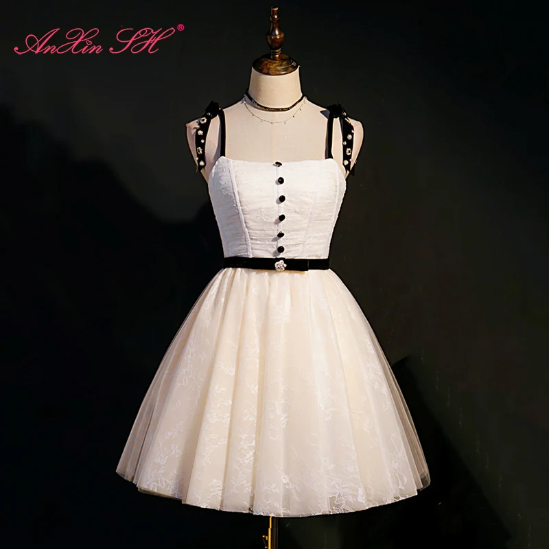 AnXin SH princess Beige lace spaghetti strap black bow sleeveless vintage short customized evening dress little white dress
AnXin SH princess Beige lace spaghetti strap black bow sleeveless vintage short customized evening dress little white dress