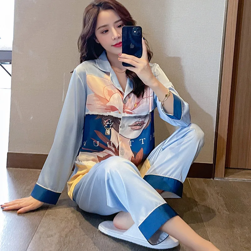 Satin Pajamas Set Women Printed Sleepwear With Toursers Rayon Summer Pyjamas Long Sleeve Home Wear Ice Silk Loungewear Suits
Satin Pajamas Set Women Printed Sleepwear With Toursers Rayon Summer Pyjamas Long Sleeve Home Wear Ice Silk Loungewear Suits