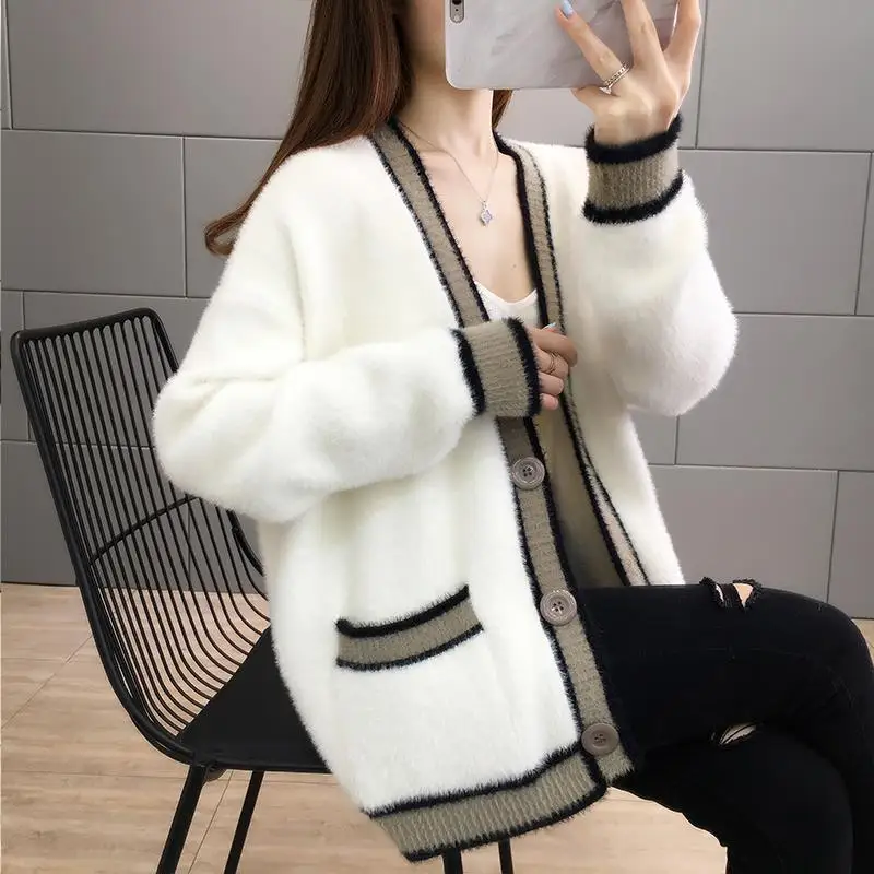 2023 Women Autumn Casual Loose Cardigans Sweater Female Button Up Knitted Jumper Women's Solid Color Long-sleeved Sweater Z839
2023 Women Autumn Casual Loose Cardigans Sweater Female Button Up Knitted Jumper Women's Solid Color Long-sleeved Sweater Z839