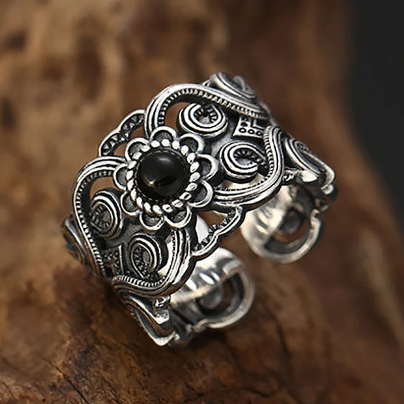 Original hollow pattern open ring designer craft Black Agate Stone elegant charm Thai silver women's jewelry
Original hollow pattern open ring designer craft Black Agate Stone elegant charm Thai silver women's jewelry