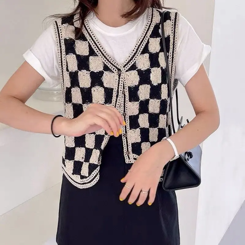 Checkered Rose Flower Waistcoat Vest, Single-Breasted, Shallow V-Neck, Summer, Decorated Waistcoat
Checkered Rose Flower Waistcoat Vest, Single-Breasted, Shallow V-Neck, Summer, Decorated Waistcoat