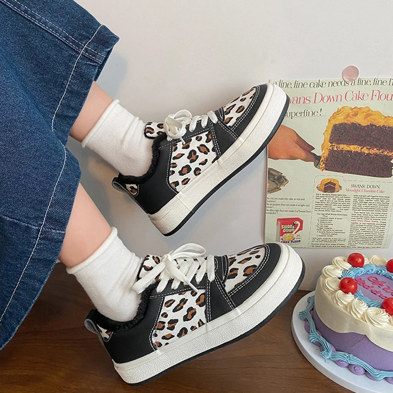 Women's Leopard Print Platform Canvas Shoes, Women's Leopard Print Plus Velvet Warm Cotton Shoes Lace-Up Non-Slip Flat Bottom
Women's Leopard Print Platform Canvas Shoes, Women's Leopard Print Plus Velvet Warm Cotton Shoes Lace-Up Non-Slip Flat Bottom