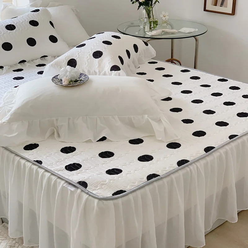 Fairy princess Lace Bed Skirt ice latex cool mat three piece set foldable washable soft fluffy rug
Fairy princess Lace Bed Skirt ice latex cool mat three piece set foldable washable soft fluffy rug