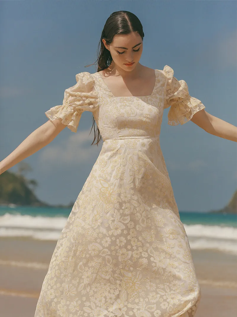 2020 Women Summer Vintage Elegant Slim Long Retro Sexy Backless Flower Cut Chiffon Korean Sweet Everyday Dress
2020 Women Summer Vintage Elegant Slim Long Retro Sexy Backless Flower Cut Chiffon Korean Sweet Everyday Dress