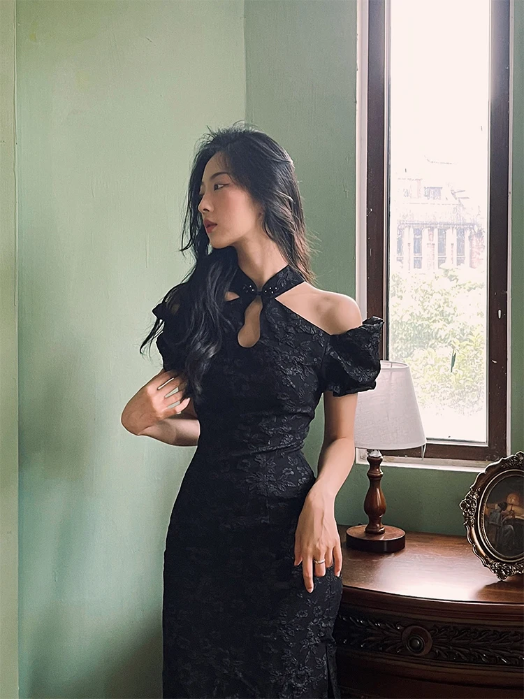 Oriental Dress Black French Style Cheongsam Puff Sleeve Qipao Cross Neck Cheongsams Jacquard Sexy Qipao Dresses Chinese Dress
Oriental Dress Black French Style Cheongsam Puff Sleeve Qipao Cross Neck Cheongsams Jacquard Sexy Qipao Dresses Chinese Dress