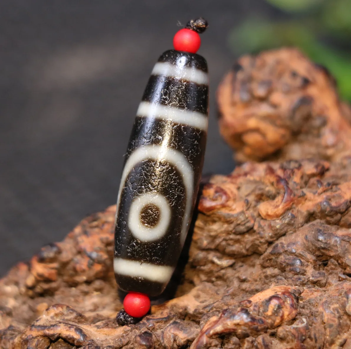 Unique Style Magic Power Tibetan Old Oily Agate Patina 2 Eye Love Symbol dZi Bead Amulet 37MM
Unique Style Magic Power Tibetan Old Oily Agate Patina 2 Eye Love Symbol dZi Bead Amulet 37MM