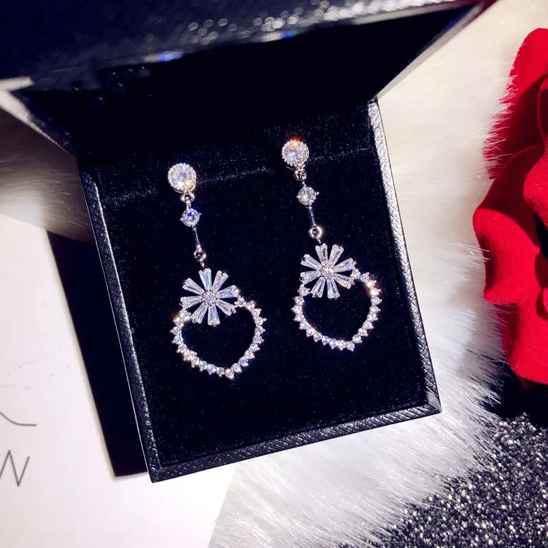 Drop Earrings For Women 925 Silver Needles Sweet Cubic Zirconia Snowflake Heart Temperament Wedding Bridal Fine Jewelry
Drop Earrings For Women 925 Silver Needles Sweet Cubic Zirconia Snowflake Heart Temperament Wedding Bridal Fine Jewelry