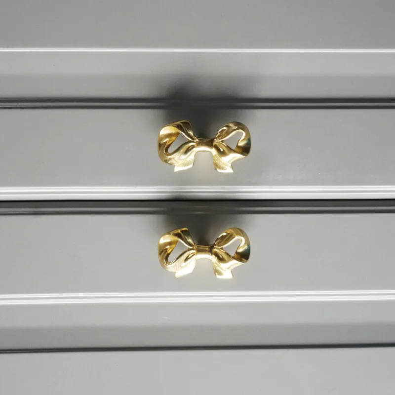Nordic Bow Brass Drawer Knobs Wardrobe Door Single Hole Furniture Handle Gold Button Cabinet Cupboard Pulls Small Handle
Nordic Bow Brass Drawer Knobs Wardrobe Door Single Hole Furniture Handle Gold Button Cabinet Cupboard Pulls Small Handle