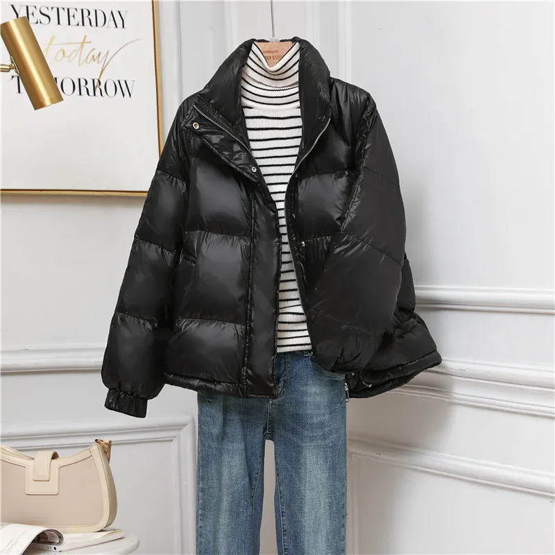 Black Short Down Jackets 2021 White Duck Down Coats Fashion Casual Loose Stand Collar Women Down Coats Shiny Female Down Parka
Black Short Down Jackets 2021 White Duck Down Coats Fashion Casual Loose Stand Collar Women Down Coats Shiny Female Down Parka