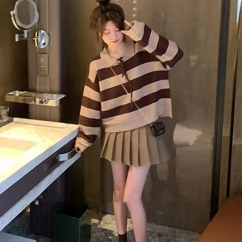 Sweater Women 2023 Autumn And Winter Korean Style Western Style Striped Polo Collar Long-sleeved Knitted Top All-match
Sweater Women 2023 Autumn And Winter Korean Style Western Style Striped Polo Collar Long-sleeved Knitted Top All-match
