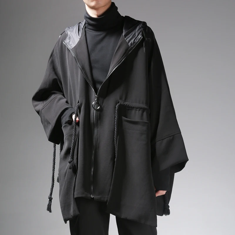 Europe and the United States dark black department of loose personality windbreaker casual hooded oversize coat male M-6XL!
Europe and the United States dark black department of loose personality windbreaker casual hooded oversize coat male M-6XL!