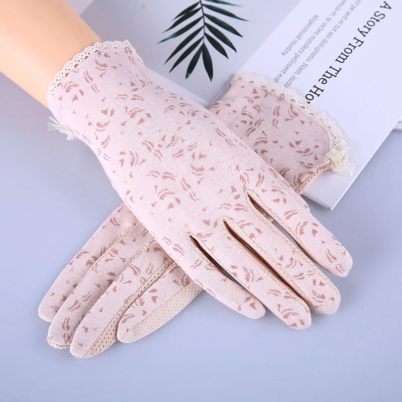 Summer Women Cotton Breathable Mesh Sunscreen Touch Screen Gloves Short Lace Print Outdoor Driving Skid Anti-UV Female Gloves
Summer Women Cotton Breathable Mesh Sunscreen Touch Screen Gloves Short Lace Print Outdoor Driving Skid Anti-UV Female Gloves