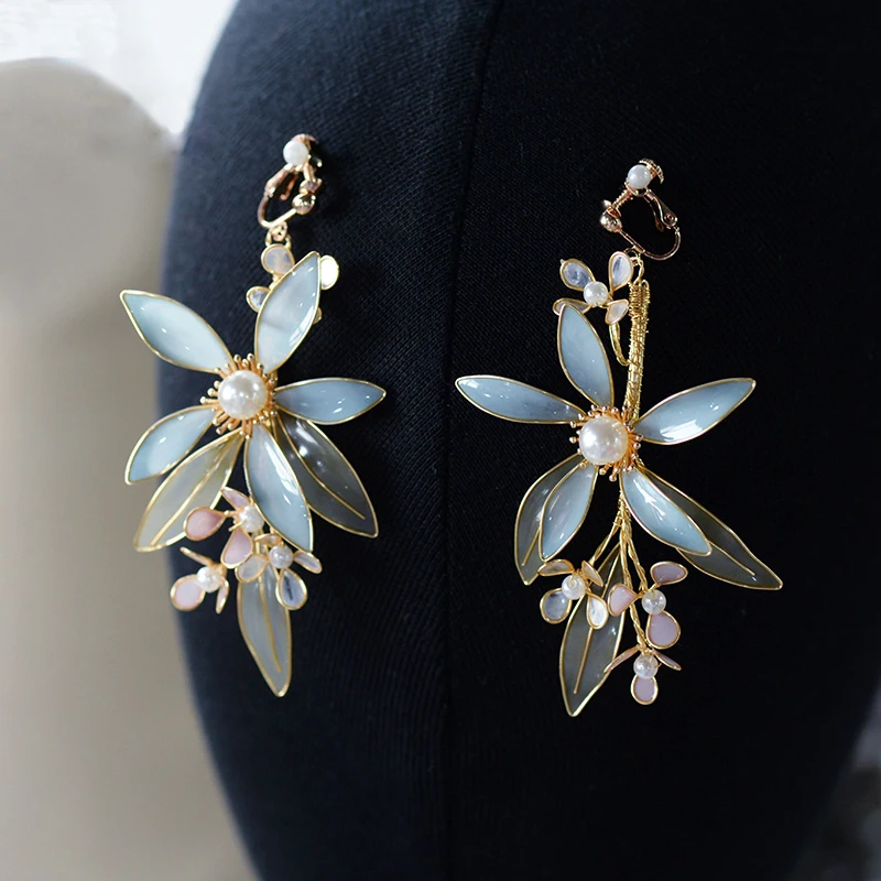 Lovely Rhinestone Brides Ear clip Evening Earrings Prom Hair Jewelry Earring
Lovely Rhinestone Brides Ear clip Evening Earrings Prom Hair Jewelry Earring