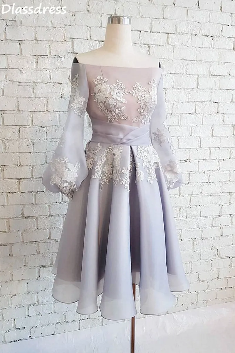 2020 Chiffon Cocktail Dress Short Knee Length Long Sleeves Applique Boat Neck Off Shoulder Evening Party Dress robe de soirée
2020 Chiffon Cocktail Dress Short Knee Length Long Sleeves Applique Boat Neck Off Shoulder Evening Party Dress robe de soirée