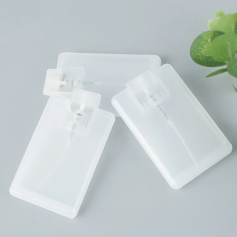 20ml Perfume Atomizer Empty Clear Mini Spray Travel Bottle Packaging for Makeup Beauty Moisturizing Essence Water Containers
20ml Perfume Atomizer Empty Clear Mini Spray Travel Bottle Packaging for Makeup Beauty Moisturizing Essence Water Containers