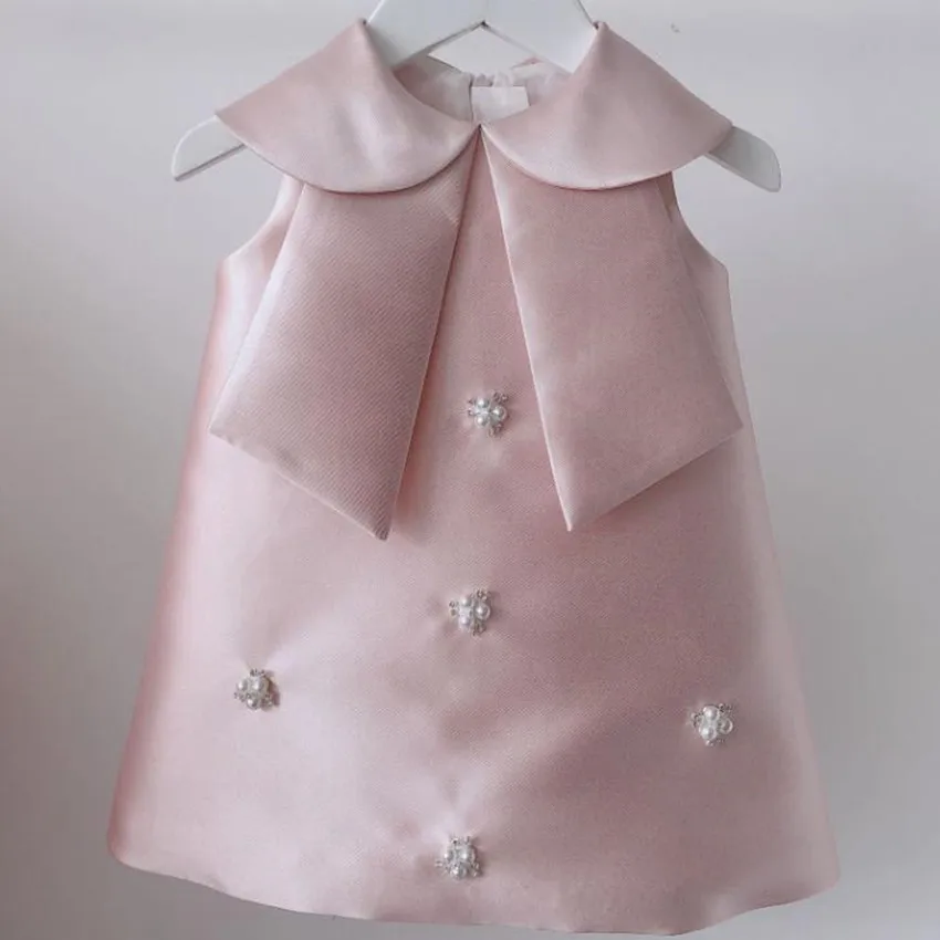 Baby girl Handmade pearl diamond big bow princess dress kids peter pan colar sleeveless birthday party wedding dress a-line
Baby girl Handmade pearl diamond big bow princess dress kids peter pan colar sleeveless birthday party wedding dress a-line