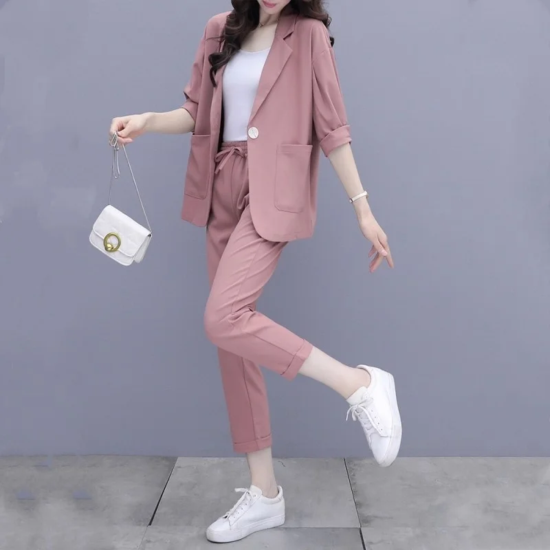 Office Fashion Ladies Suits Pink Black Summer 2 Piece Set Half Sleeve Casual Blazer Elastic Waist Suit Pants Women Matching Sets
Office Fashion Ladies Suits Pink Black Summer 2 Piece Set Half Sleeve Casual Blazer Elastic Waist Suit Pants Women Matching Sets