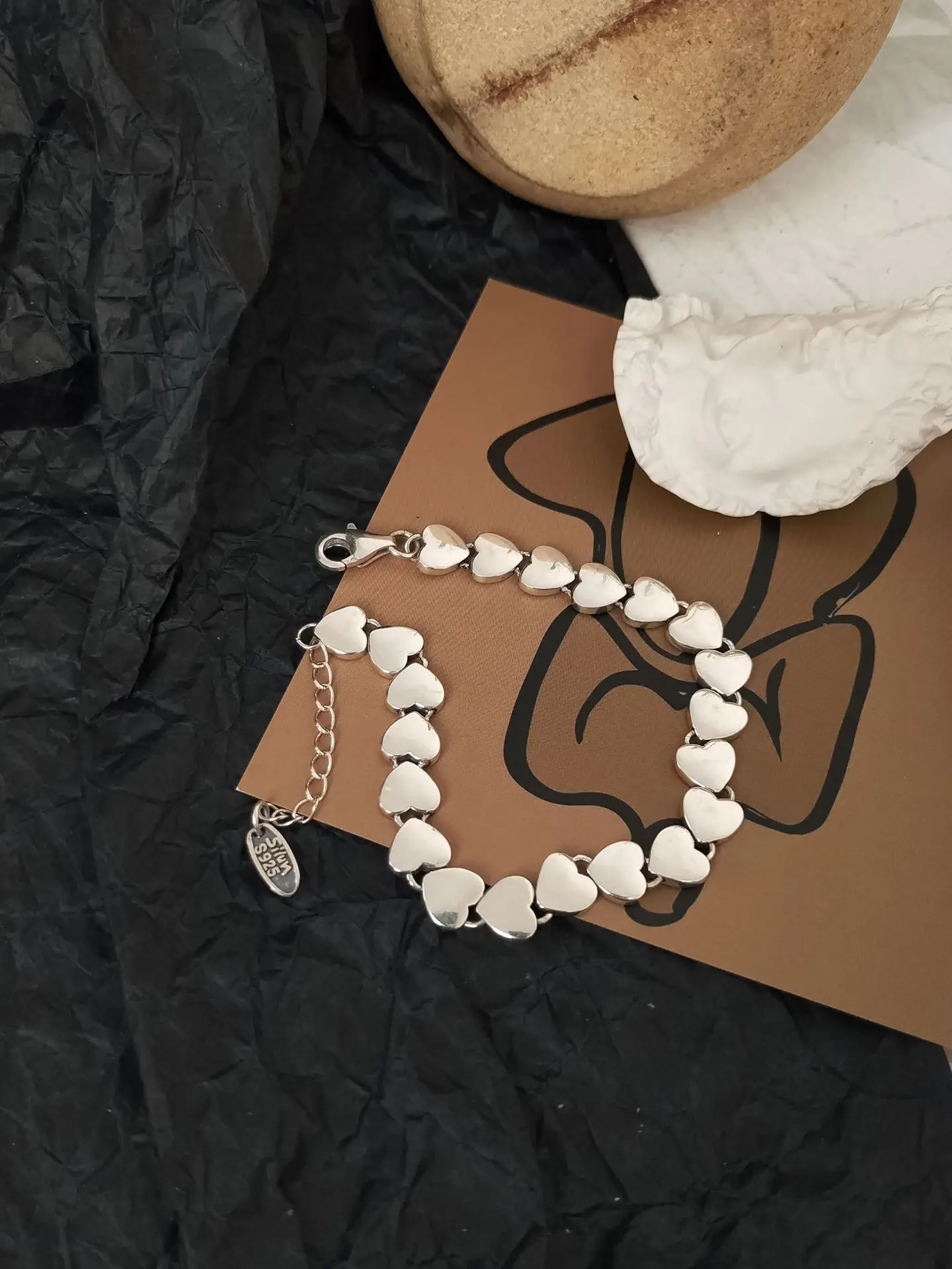 Han version 925 sterling silver retro high love bracelet women ins small simple cold wind heavy industry bracelet
Han version 925 sterling silver retro high love bracelet women ins small simple cold wind heavy industry bracelet