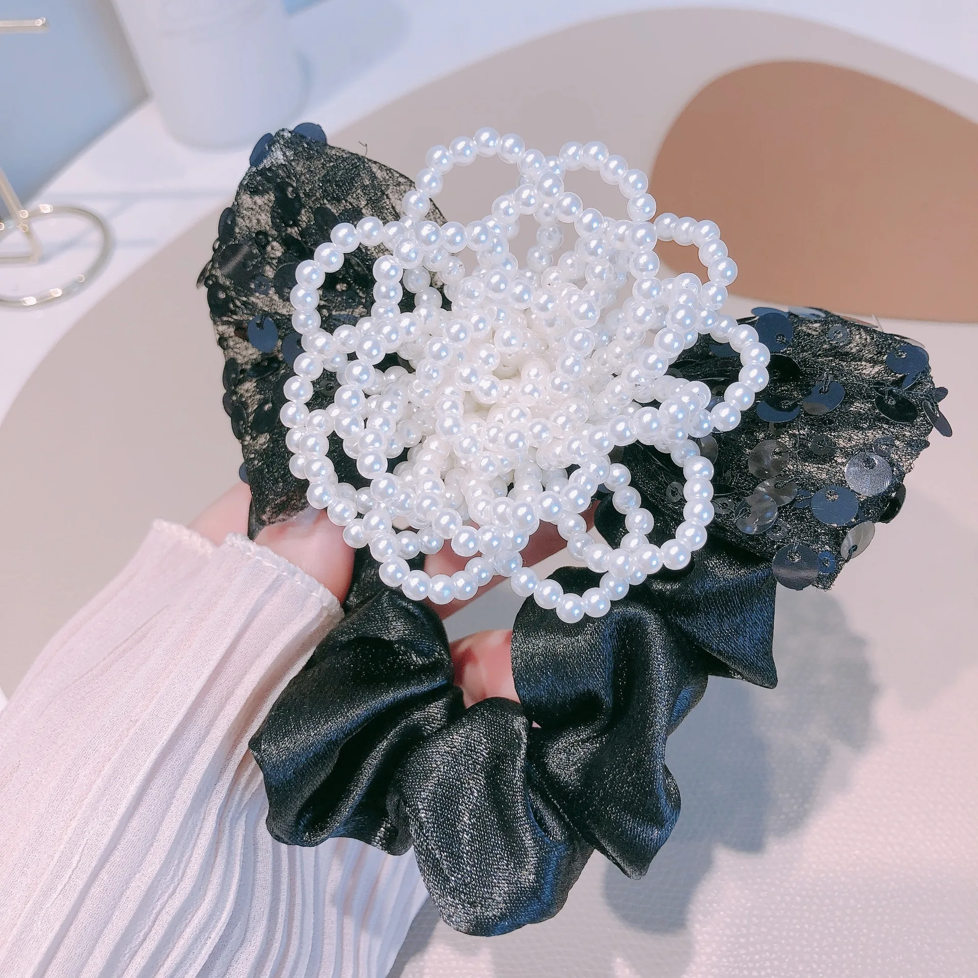 Fashion Girls Fabric art hair accessories Cute Sweet Kids Girls hair band headband rubber band easy matching elastic hair bands
Fashion Girls Fabric art hair accessories Cute Sweet Kids Girls hair band headband rubber band easy matching elastic hair bands