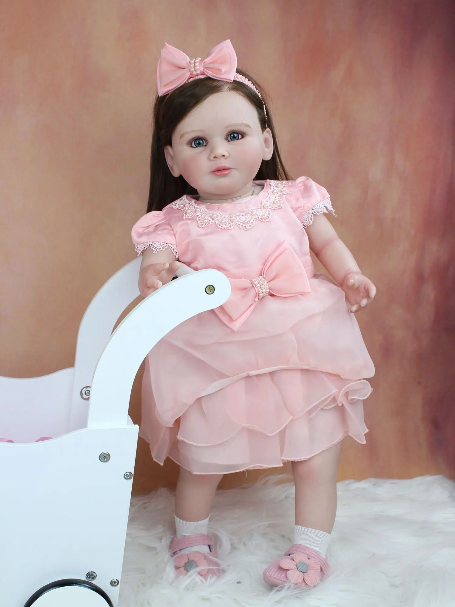 3D Paint Skin Soft Silicone Reborn Baby Girl Doll Toy 70 CM Cloth Body Realistic Black Long Hair Princess Toddler Dress Up Bebe
3D Paint Skin Soft Silicone Reborn Baby Girl Doll Toy 70 CM Cloth Body Realistic Black Long Hair Princess Toddler Dress Up Bebe