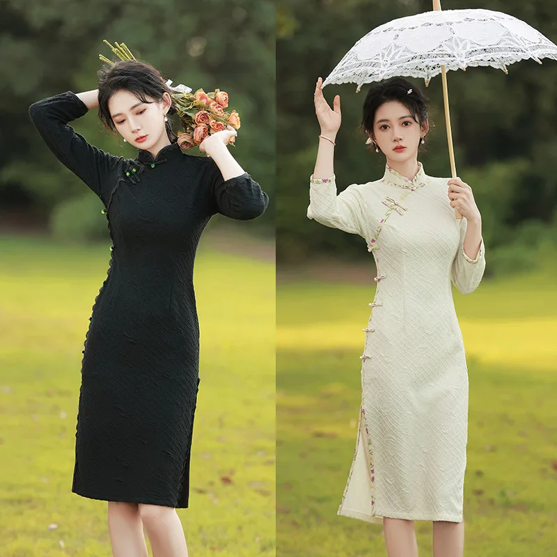 Black New Vintage Button Slim Women Cheongsam Chinese Traditional High Fork Mandarin Collar Qipao Gorgeous Ladies Evening Dress
Black New Vintage Button Slim Women Cheongsam Chinese Traditional High Fork Mandarin Collar Qipao Gorgeous Ladies Evening Dress