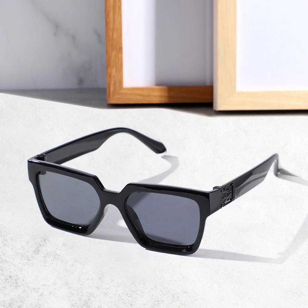 Retro art fashion square candy colored glasses Europe street men woman sunglasses
Retro art fashion square candy colored glasses Europe street men woman sunglasses