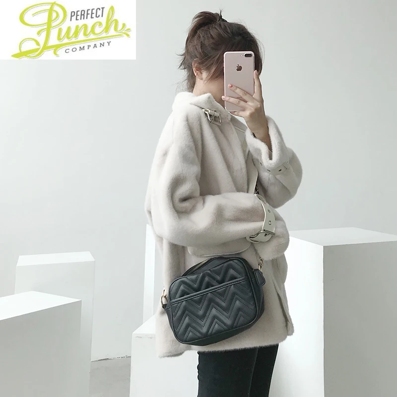 Fashion Winter Jacket 2021 Women Motocycle Faux Fur Coat Warm Woman Parka Coats and Jackets Clothes Manteau Femme Hiver WPY1821
Fashion Winter Jacket 2021 Women Motocycle Faux Fur Coat Warm Woman Parka Coats and Jackets Clothes Manteau Femme Hiver WPY1821