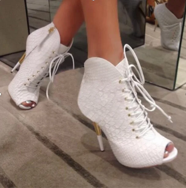 White Fish Scales Embossed Leather Peep Toe Ankle Boots Ladies Half Gold Spike Heels Lace-Up Short Boots Sexy Club Booties
White Fish Scales Embossed Leather Peep Toe Ankle Boots Ladies Half Gold Spike Heels Lace-Up Short Boots Sexy Club Booties