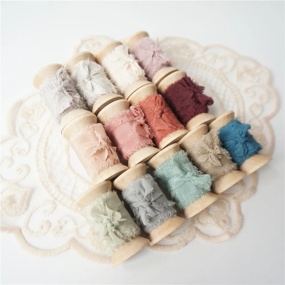 3 pcs Handmade Frayed Edged pure Silk Ribbon with Wood Spool Wedding Invitation Bouquets 25mmx2m Sheer Fringe Ribbon Flatlay INS
3 pcs Handmade Frayed Edged pure Silk Ribbon with Wood Spool Wedding Invitation Bouquets 25mmx2m Sheer Fringe Ribbon Flatlay INS