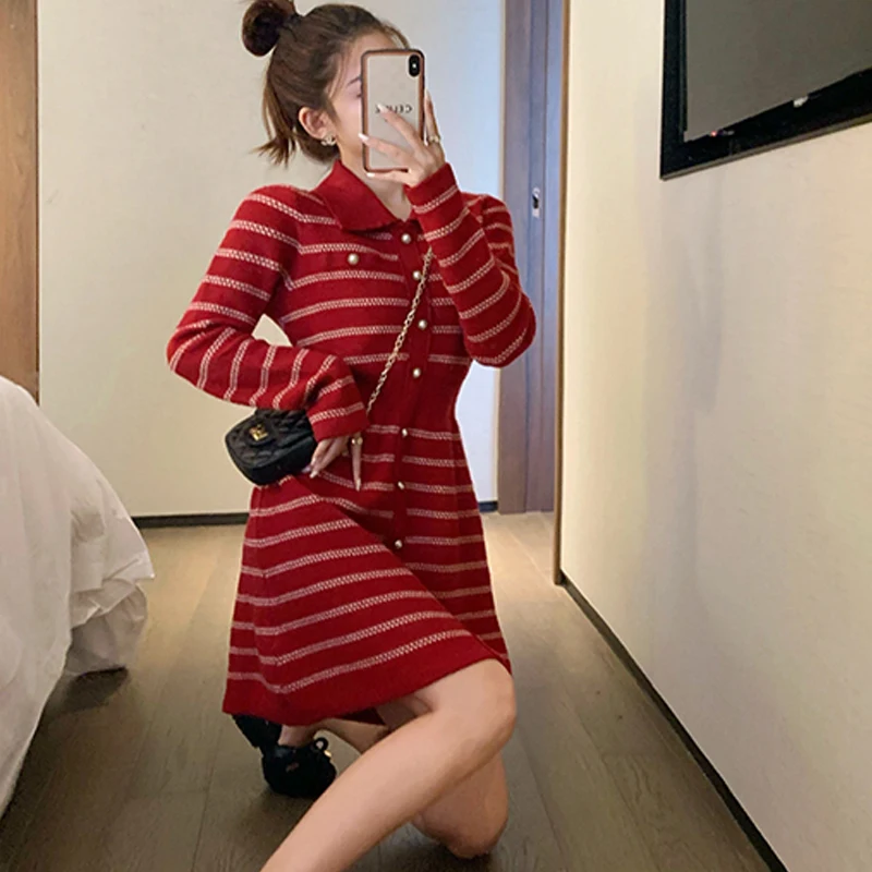 Elegant Red Knitted Dress Women Korean Polo Printing Autumn Winter Dress 2021 French Vintage Y2K Chic Design Party Midi Dress
Elegant Red Knitted Dress Women Korean Polo Printing Autumn Winter Dress 2021 French Vintage Y2K Chic Design Party Midi Dress