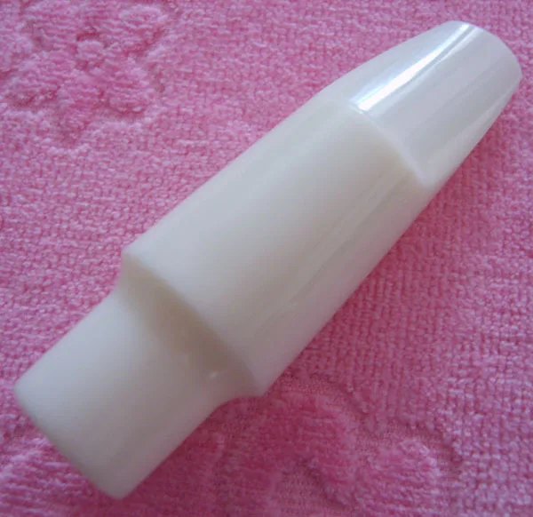 B the tenor saxophone Mouthpiece
B the tenor saxophone Mouthpiece