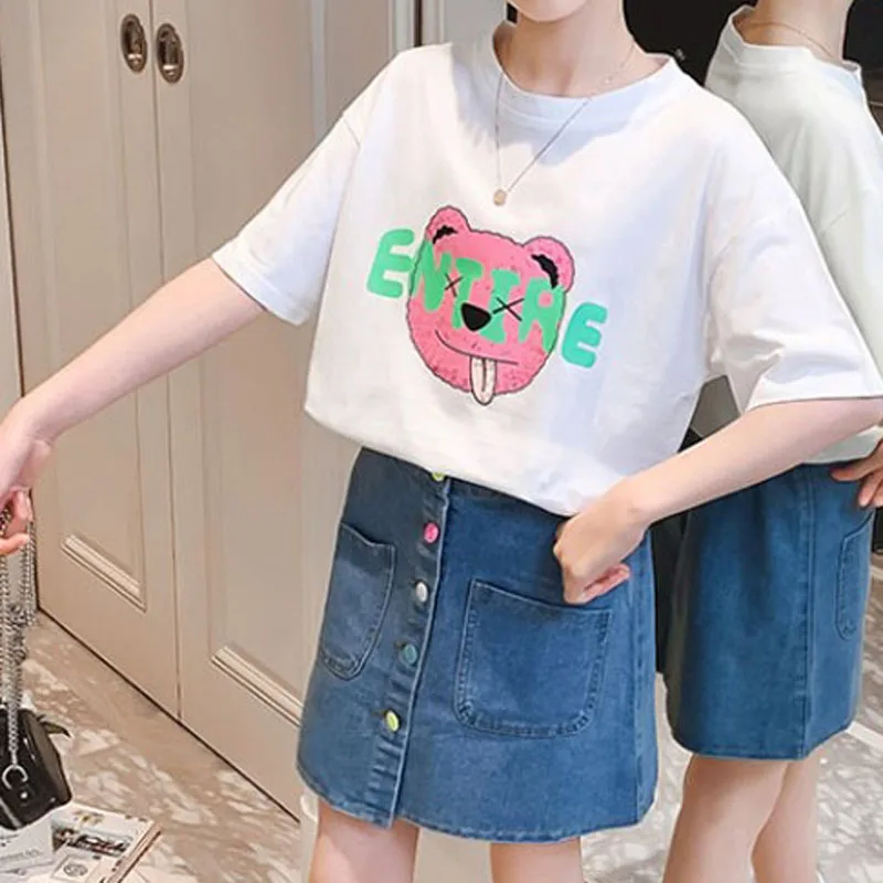 Girls Summer Suit 2021 New Fashion Casual Clothes Children Cartoon Short Sleeve + Color Button Denim Shorts Two-Piece Sets
Girls Summer Suit 2021 New Fashion Casual Clothes Children Cartoon Short Sleeve + Color Button Denim Shorts Two-Piece Sets