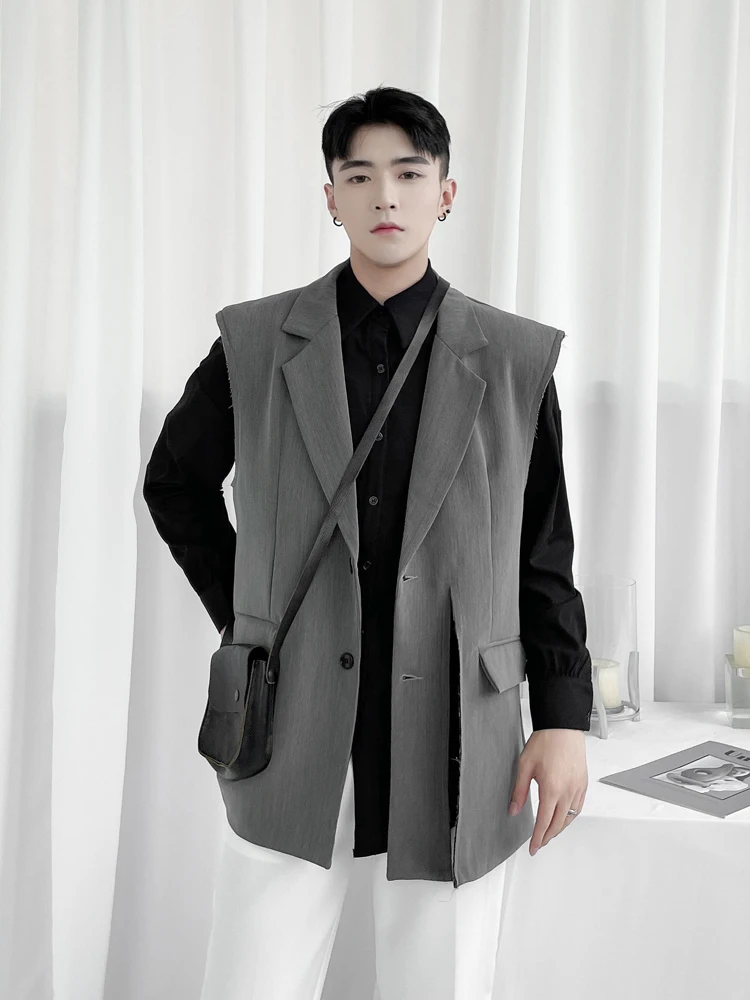 Men's Suit Vest Large Size Light Cooked Style Personalized Haircut Cardigan Fashion Men's Shoulder Pad Sleeveless Suit Coat
Men's Suit Vest Large Size Light Cooked Style Personalized Haircut Cardigan Fashion Men's Shoulder Pad Sleeveless Suit Coat