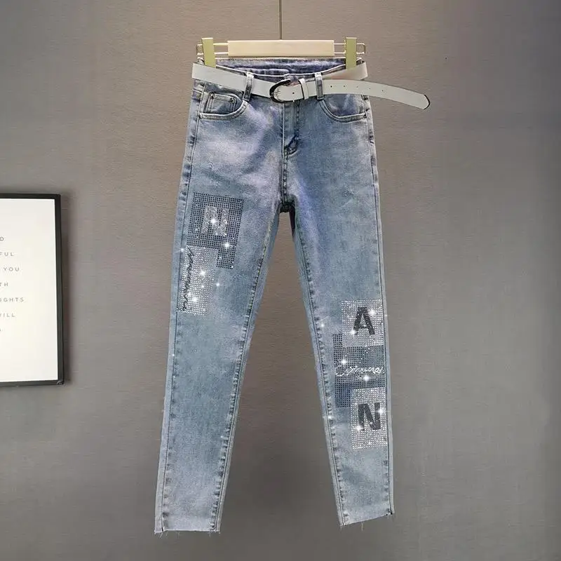 Fashion Jeans Women 2021 New Stretch Slim Slimming Letters Hot Drilling Small Feet Pencil Pants Mother Jeans
Fashion Jeans Women 2021 New Stretch Slim Slimming Letters Hot Drilling Small Feet Pencil Pants Mother Jeans