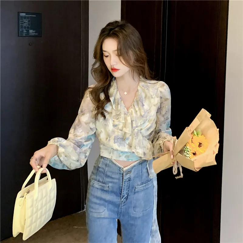 Women Blouse 2021 Autumn New V-neck Ruffle Long-sleeved Puff Sleeve Thin Floral Chiffon Shirt Women's Short Crop Top Female
Women Blouse 2021 Autumn New V-neck Ruffle Long-sleeved Puff Sleeve Thin Floral Chiffon Shirt Women's Short Crop Top Female