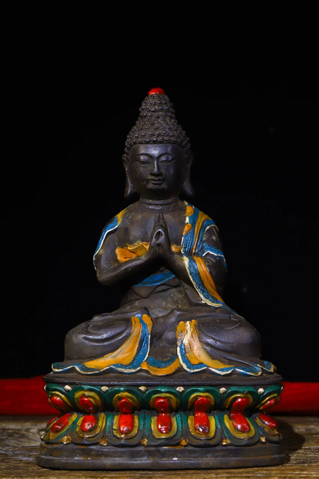 9"Tibetan Temple Collection Old Bronze Cinnabar Painted Sakyamuni Sitting Buddha Amitabha Double Lotus Platform Worship Hall
9"Tibetan Temple Collection Old Bronze Cinnabar Painted Sakyamuni Sitting Buddha Amitabha Double Lotus Platform Worship Hall