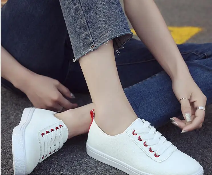 Autumn Women Casual Shoes Spring Women Fashion Embroidered Breathable Hollow Lace-Up Women Sneakers vulcanized shoes
Autumn Women Casual Shoes Spring Women Fashion Embroidered Breathable Hollow Lace-Up Women Sneakers vulcanized shoes