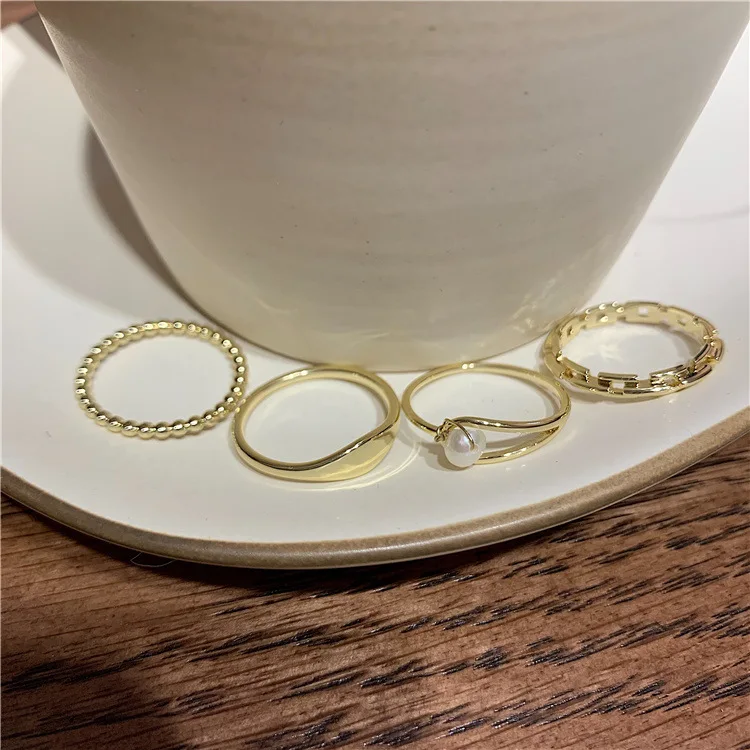 Simple Luxury 4PC/Set Temperament Women's Daily Versatile Gold Color Ring Fashion Charm Women Party Ring Valentine's Day Gift 
Simple Luxury 4PC/Set Temperament Women's Daily Versatile Gold Color Ring Fashion Charm Women Party Ring Valentine's Day Gift
