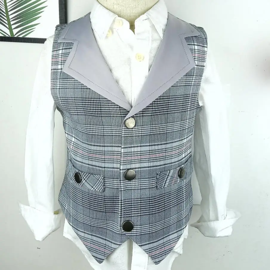 Boys Gentleman kids plaid Vest Top v-neck formal birthday party baby short waistcoat
Boys Gentleman kids plaid Vest Top v-neck formal birthday party baby short waistcoat