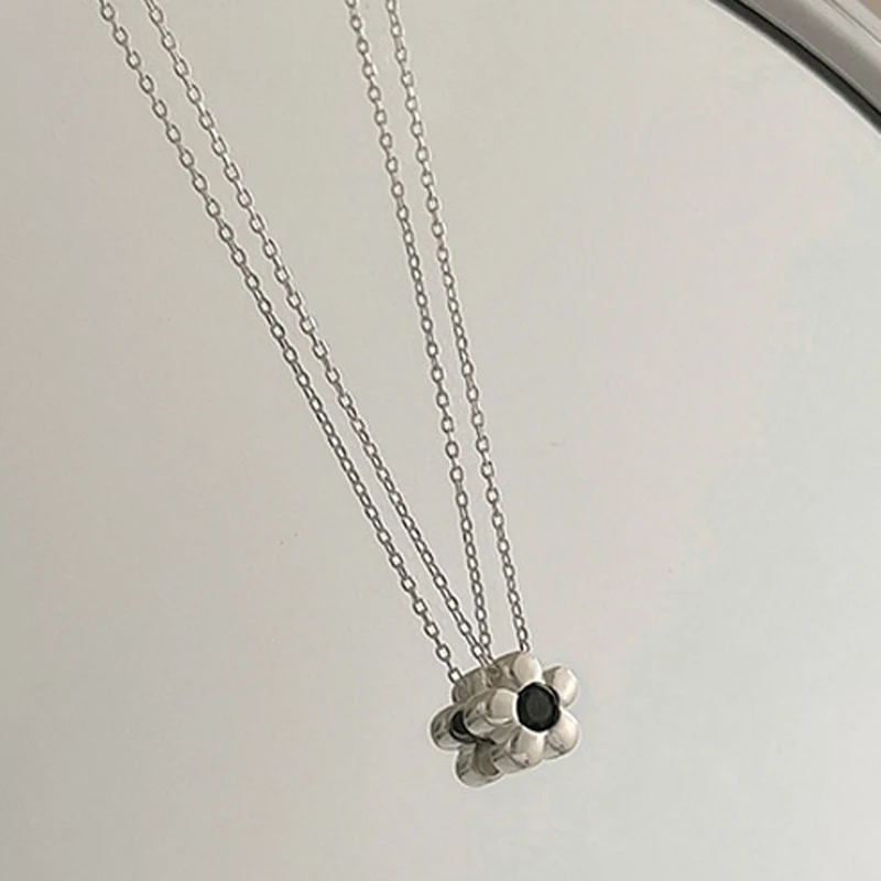 KOFSAC 925 Sterling Silver Necklace For Women Mini Cute Flower Pendant Zircon Black Necklaces Fashion Lady Daily Wear Jewelry
KOFSAC 925 Sterling Silver Necklace For Women Mini Cute Flower Pendant Zircon Black Necklaces Fashion Lady Daily Wear Jewelry